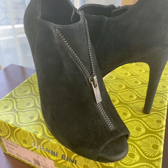 Gianni Bini Cadince Women's Suede Peep Toe Heel Shoes Black Size 7.5M - Picture 5 of 12